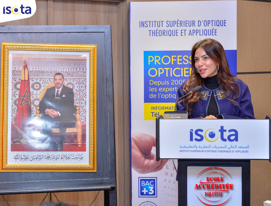 Étudiants en formation optique à ISOTA Casablanca